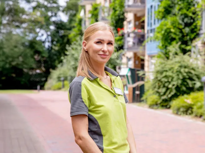 Pflegefachkraft Alicja Centkowska engagiert sich bei PFLEGEN & WOHNEN MOOSBERG für die Demenzstation.